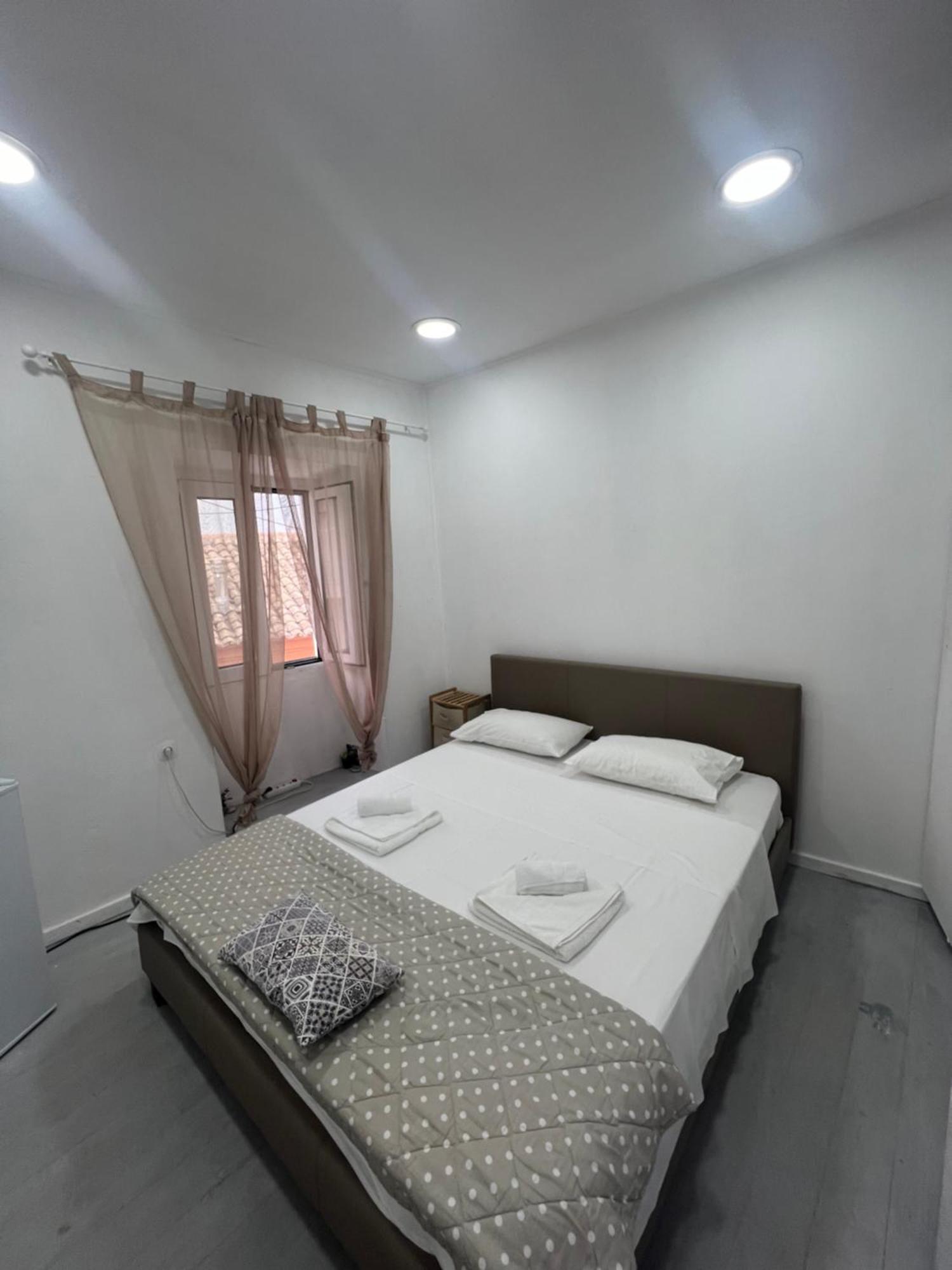 Tolos Budget Rooms Loggos Longós Zimmer foto